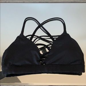 Victoria Sport Strappy Bra